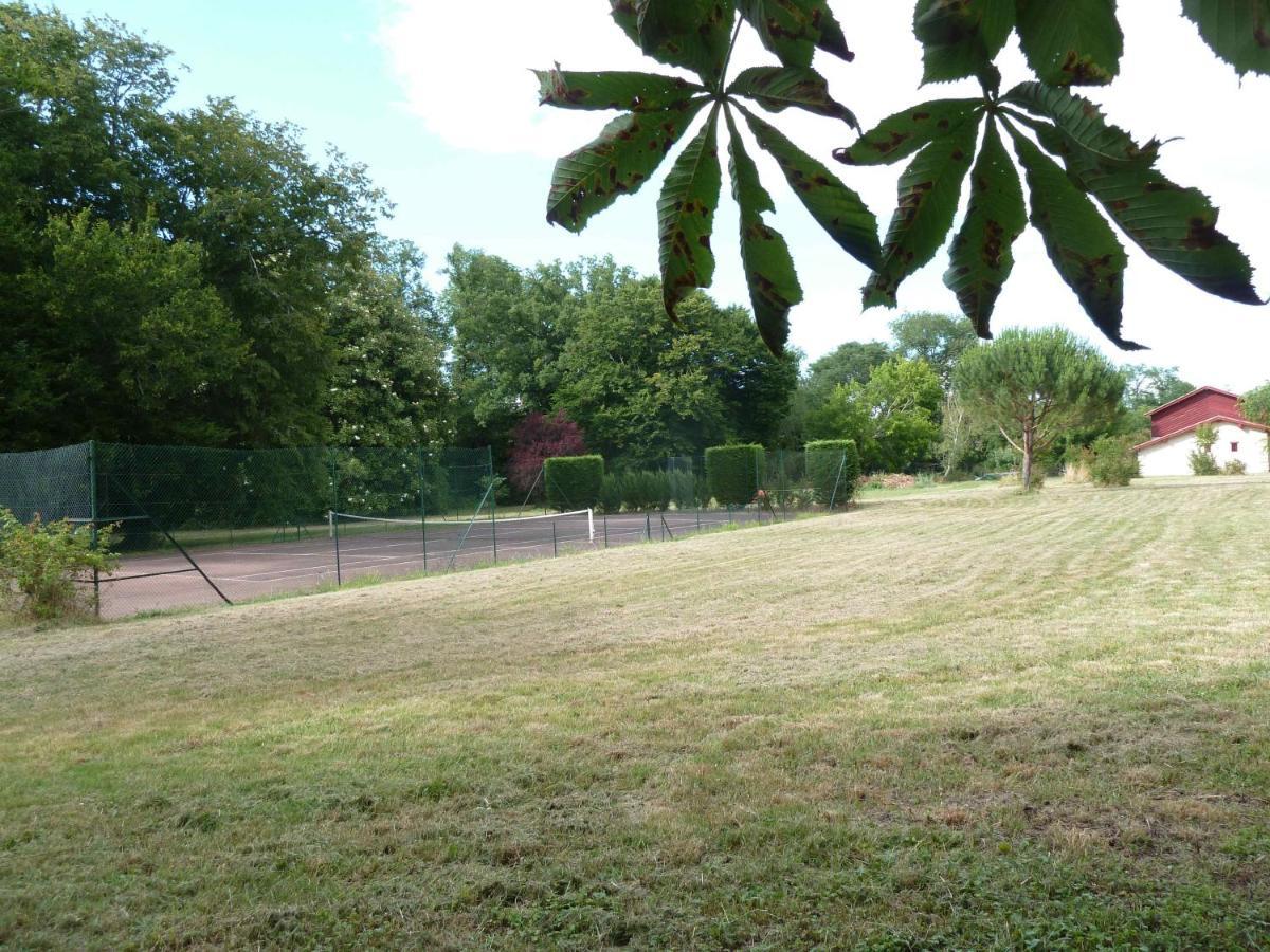Chateau Rosemont - Grande Maison Familiale Campagne Dans Le Medoc Avec Piscine Et Tennis A 15 Mn Bordeaux Labarde エクステリア 写真